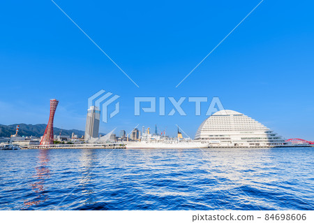 兵庫縣神戶市,天氣晴朗時的神戶市容 兵庫縣神戶市,天氣晴朗時的神戶市容 84698606