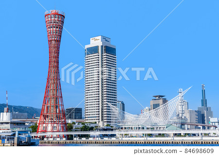 Kobe City, Hyogo Prefecture, the cityscape of Kobe in fine weather 84698609