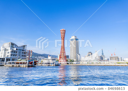 Kobe City, Hyogo Prefecture, the cityscape of Kobe in fine weather 84698613
