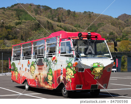 山巴水壩和山巴吾妻湖的水陸兩用巴士 84700598