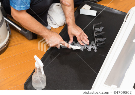 Air conditioner cleaning 84709862