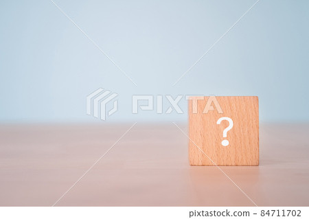 帶問號的塊 84711702