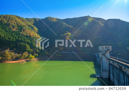 Kiryu River Dam, Lake Umeda, Autumn leaves season, Autumn scenery Kiryu River Dam, Lake Umeda, Autumn leaves season, Autumn scenery 84712039