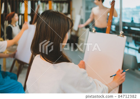 藝術學校預備學校 84712382