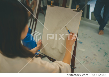 藝術學校預備學校 84712385