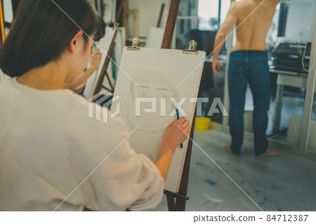 藝術學校預備學校 84712387