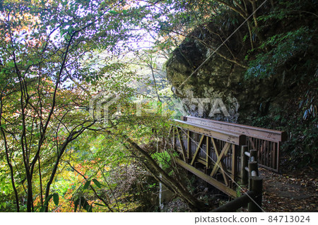 Road to Sendan Todoro Waterfall 84713024