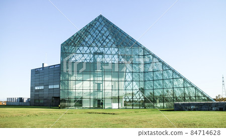 Glass pyramid in Moerenumakoen Glass pyramid in Moerenumakoen 84714628
