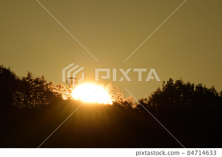 Hakushu-cho, Hokuto City, the sun rising on the Nakayama Fort Ruins Observatory 84714633