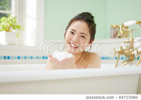 Bath time Bath time 84715060