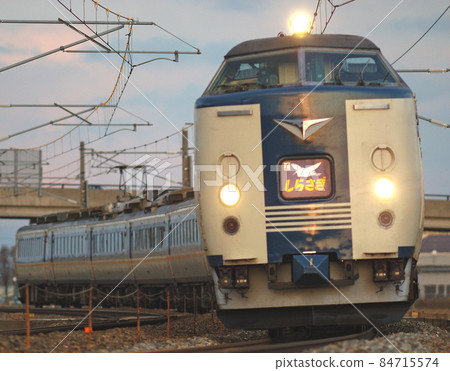 Hokuriku Main Line Kaga-Kasama-Mikawa JR West 485 Series Y12 + Y03 formation (Kanazawa) Shirasagi 84715574