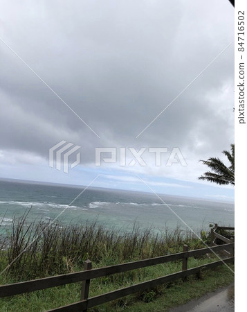 The rainy sea seen from Hawaii Kualoa Ranch The rainy sea seen from Hawaii Kualoa Ranch 84716502