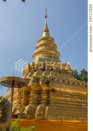 Within Wat Phra That Si Chom Thong is a Buddhist temple in Chiang Mai province northern of Thailand. Within Wat Phra That Si Chom Thong is a Buddhist temple in Chiang Mai province northern of Thailand. 84717889