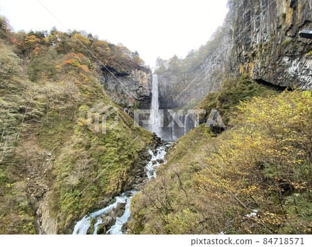 Waterfall 84718571