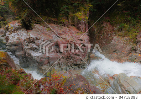 Mountain stream scenery of the scenic spot Sandankyo in late autumn Mountain stream scenery of the scenic spot Sandankyo in late autumn 84718888