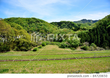 << Ono Reservoir >> Ono Dam Slope Ono, Uenohara City, Yamanashi Prefecture 84720650