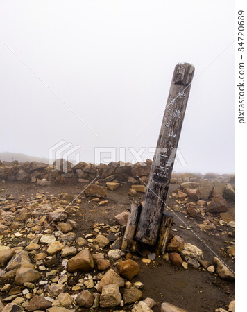 Jizodake summit pillar in the fog (Yamagata Prefecture, Zao Onsen, Zao mountain range) Jizodake summit pillar in the fog (Yamagata Prefecture, Zao Onsen, Zao mountain range) 84720689