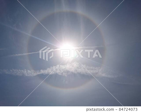 White Rainbow Halo 84724073