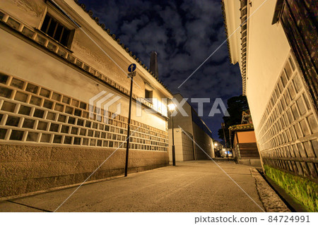 Kurashiki Bikan Historical Quarter at night, Shirakabe, Kurashiki City, Okayama Prefecture Kurashiki Bikan Historical Quarter at night, Shirakabe, Kurashiki City, Okayama Prefecture 84724991