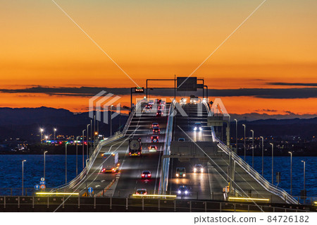 (Chiba) Tokyo Bay Aqua-Line / Umihotaru PA seen from Kisarazu area at dawn (Chiba) Tokyo Bay Aqua-Line / Umihotaru PA seen from Kisarazu area at dawn 84726182