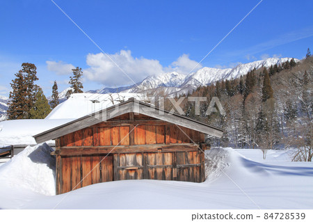冬天的松本海道,雪藏的鹽倉 冬天的松本海道,雪藏的鹽倉 84728539