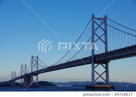 View of Setoo Bridge from Sakaide City, Kagawa Prefecture at dawn View of Setoo Bridge from Sakaide City, Kagawa Prefecture at dawn 84728617