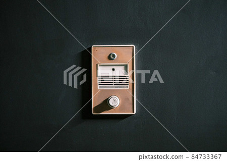Old-fashioned intercom 03 84733367
