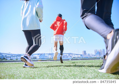 殘疾人士 84735845