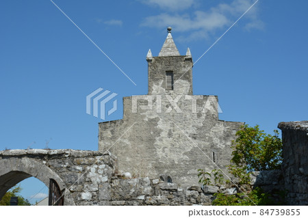KILFENORA, COUNTY CLARE, IRELAND, August 19th 2019: Kilfenora cathedral, Ireland KILFENORA, COUNTY CLARE, IRELAND, August 19th 2019: Kilfenora cathedral, Ireland 84739855