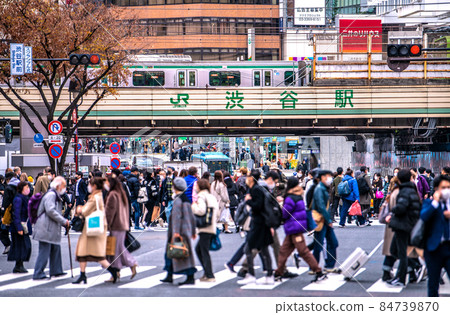 Tokyo cityscape of Japan Impact of Omicron stock. In Shibuya, December, the threatening flow continues = 7th Tokyo cityscape of Japan Impact of Omicron stock. In Shibuya, December, the threatening flow continues = 7th 84739870