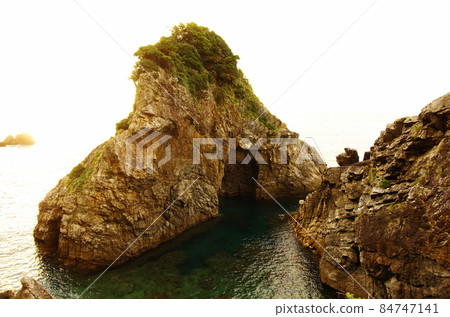 Sea of cliffs from Tokuhama Observatory in Yamato Village, Amami Sea of cliffs from Tokuhama Observatory in Yamato Village, Amami 84747141