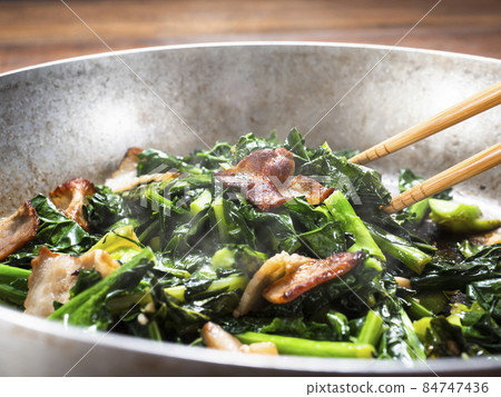 Sauteed aletta and bacon 84747436