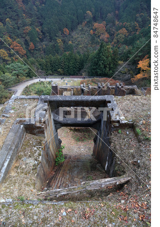 The remains of the Todaira cableway stop in the Todaira zone of Minetopia Beshiko The remains of the Todaira cableway stop in the Todaira zone of Minetopia Beshiko 84748647