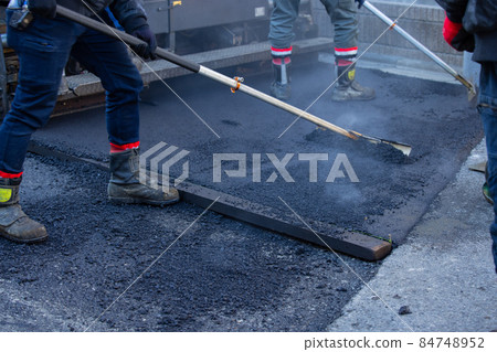 道路施工瀝青鋪設找平 84748952