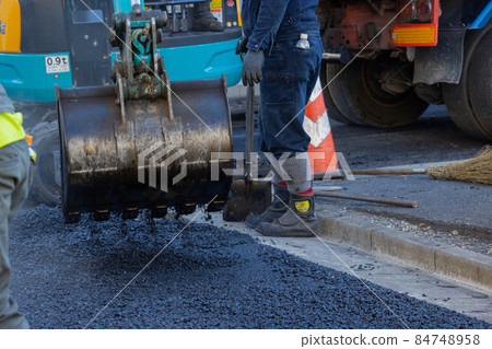 道路施工瀝青鋪設找平 84748958