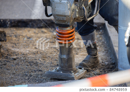 道路建設 84748959