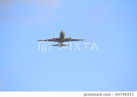 部署在日本航空自衛隊美穗空軍基地（鳥取縣）的 KC-46A 空中加油和運輸機 84749353