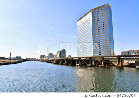 View toward Oikita Pier Bridge from Shinagawa Pier Bridge / Keihin Canal (Shinagawa-ku, Tokyo) [2021.12] 84750707