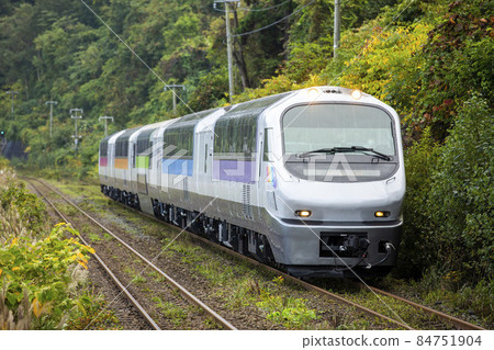 [Driver Blur] Temporary Limited Express "Niseko" North Rainbow Express going to Hon-Ishikura Station 84751904