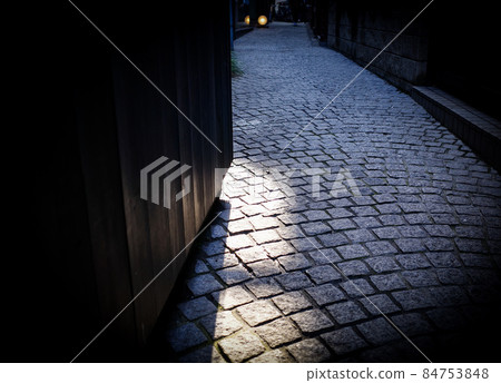 《Tokyo》 Cobblestones on the back road of Kagurazaka 《Tokyo》 Cobblestones on the back road of Kagurazaka 84753848