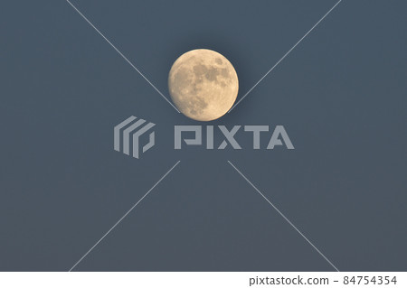 Hakushu-cho, Hokuto-shi, the moon of the thirteenth night (location: on the center) 84754354