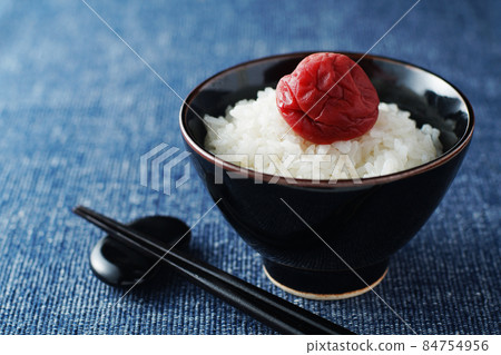 梅子和米飯 84754956