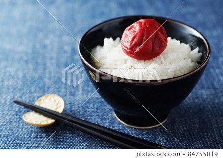 幹李子和米飯 84755019