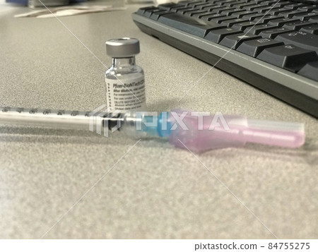 美國電暈疫苗攝入、輝瑞疫苗和注射機 美國電暈疫苗攝入、輝瑞疫苗和注射機 84755275
