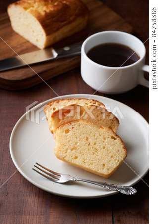 Pound Cake  84758386