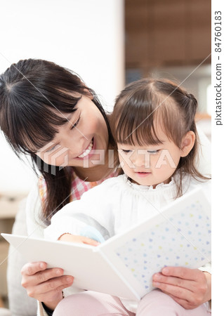 Let's read a picture book 84760183