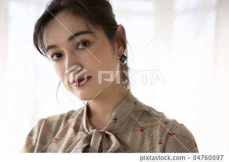 正式女性肖像 正式女性肖像 84760897