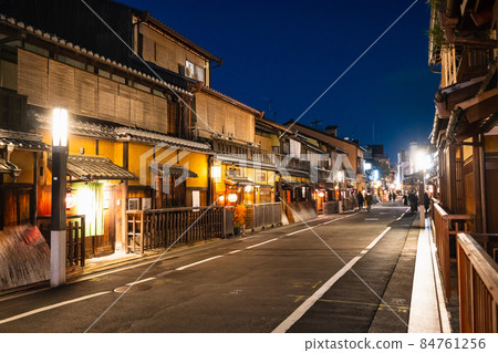 京都之夜G園花小路 84761256