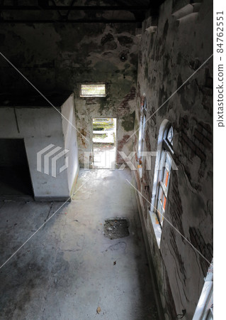 The site of the former third substation near the third cave of the industrial heritage "Tohei" of the Besshi Copper Mine The site of the former third substation near the third cave of the industrial heritage "Tohei" of the Besshi Copper Mine 84762551