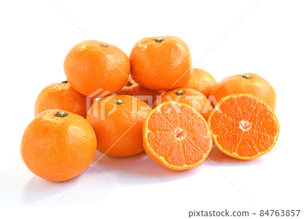 Mandarin orange (Satsuma mandarin orange) 84763857